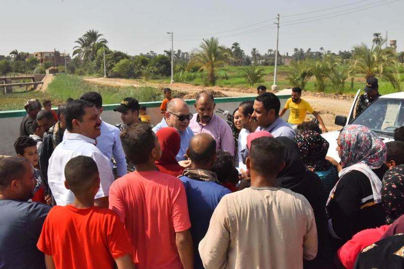 ”محافظ أسيوط” يتفقد مشروع أنشاء كوبرى شلوف حمولة 70طن بالمطمر بمركز ساحل سليم