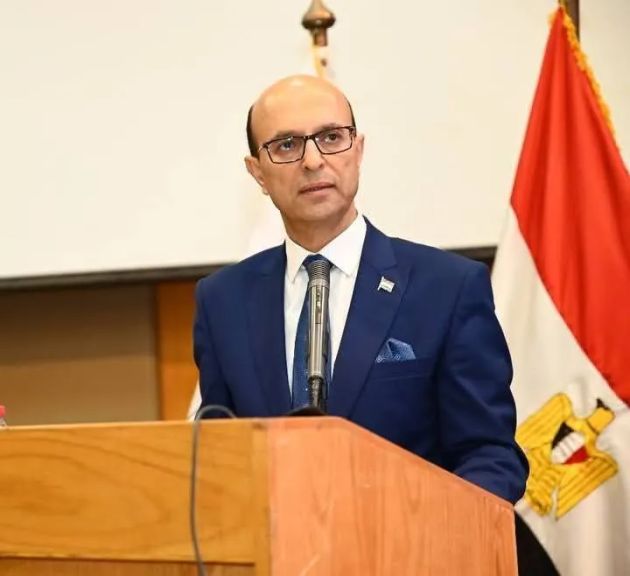 انجاز طبي بجامعة أسيوط  فريق طبي بمستشفى القلب  يجري جراحة نوعية لاستخراج مقذوف ناري من رئة فتاة بالمنظار