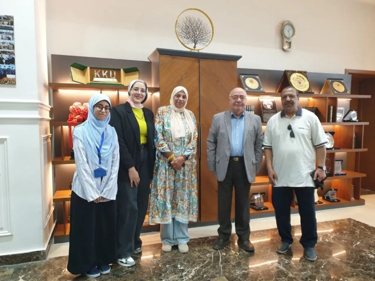 نادي الترجمة الحديثة يزور جامعة بدر بأسيوط ويشارك في حفل ختام الأنشطة الطلابية