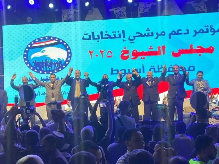 خلال المؤتمر الجماهيرى العام .. الألاف فى أسيوط يدعمون مرشحى حزب مستقبل وطن في مجلس الشيوخ
