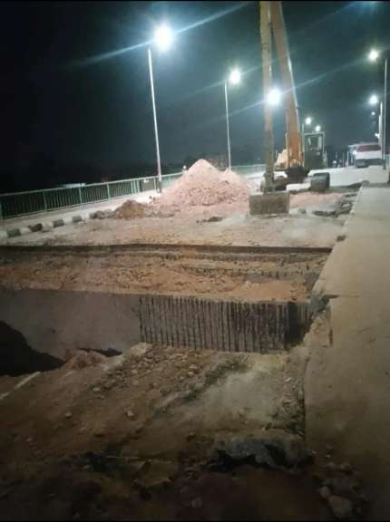 استياء بين أهالي نجع سبع لتوقف أعمال ترميم الكوبري الرئيسي استياء بين أهالي نجع سبع لتوقف أعمال ترميم الكوبري الرئيسي