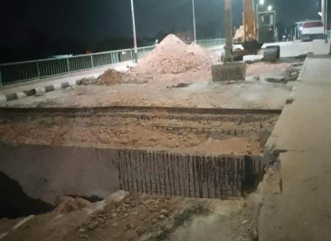 استياء بين أهالي نجع سبع لتوقف أعمال ترميم الكوبري الرئيسي استياء بين أهالي نجع سبع لتوقف أعمال ترميم الكوبري الرئيسي