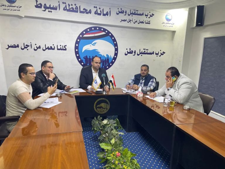 من قلب غرفة العمليات مستقبل وطن بأسيوط يقود متابعة شاملة لسير الأنتخابات بالدائرة الثالثة شرق
