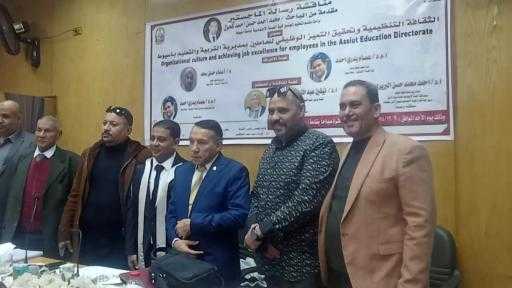 باحث بجامعة أسيوط يحصل على الماجستير فى رسالته عن تحقيق التميز الوظيفى للعاملين بالعلاقات العامة
