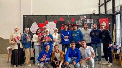 خمسة عشر عامًا من العطاء: كيف قاد الاتحاد المصري لطلاب الصيدلة رحلة التبرع بالدم في مصر؟