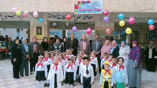 مدير تعليم أسيوط يشهد حفل اعياد الطفولة وتكريم المتميزين بمدرسة الحرية الرسمية للغات ”فرنساوى ” بحى شرق
