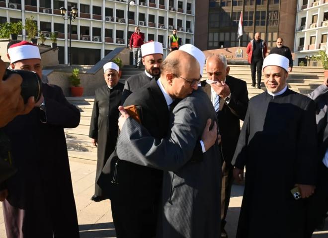 الدكتور المنشاوي يلتقي فضيلة العالم الجليل الدكتور أسامة الأزهري وزير الأوقاف بجامعة أسيوط