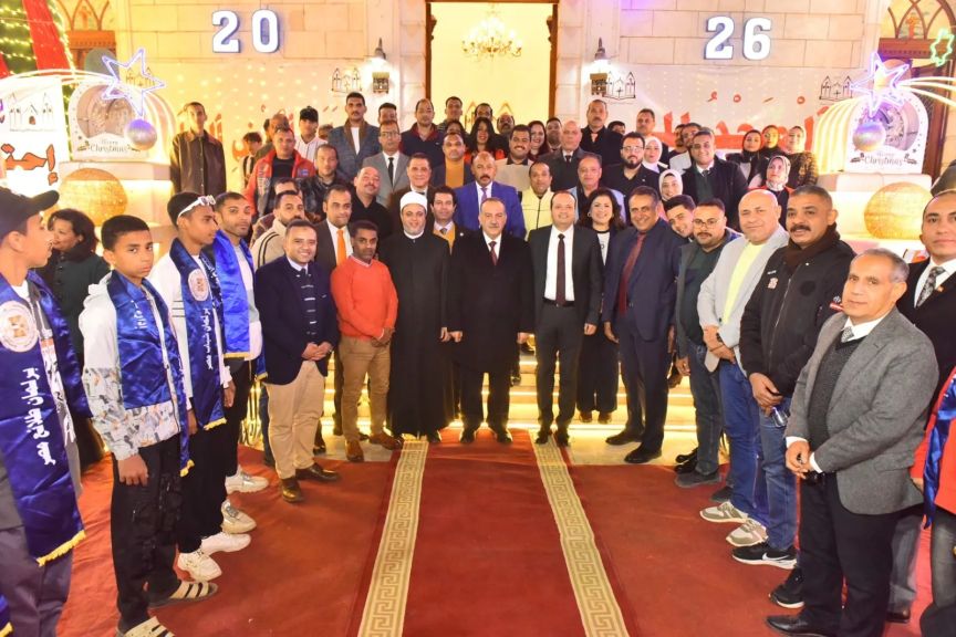 محافظ أسيوط يزور مطرانية منفلوط والكنيسة الإنجيلية الأولى بحي غرب لتهنئة الأقباط بعيد الميلاد المجيد