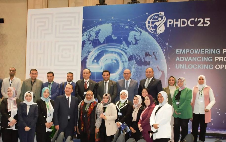 995 ندوة ونشاط توعوي استهدفت 108 ألف مواطن حصاد وحدة السكان بمحافظة أسيوط خلال 2025