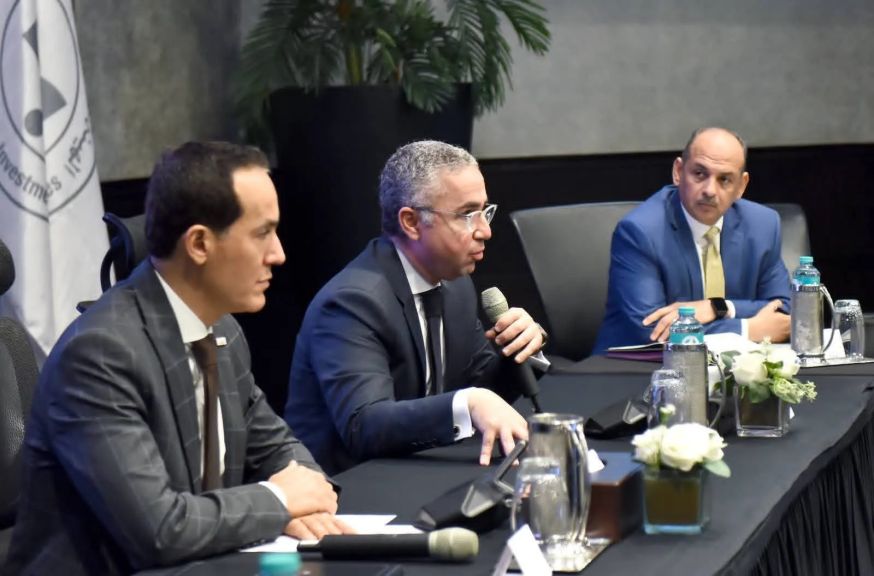 الهيئة العامة للاستثمار والمناطق الحرة وجهاز تنمية التجارة الداخلية يبحثان حلولًا جذرية لتحديات بيئة الاستثمار