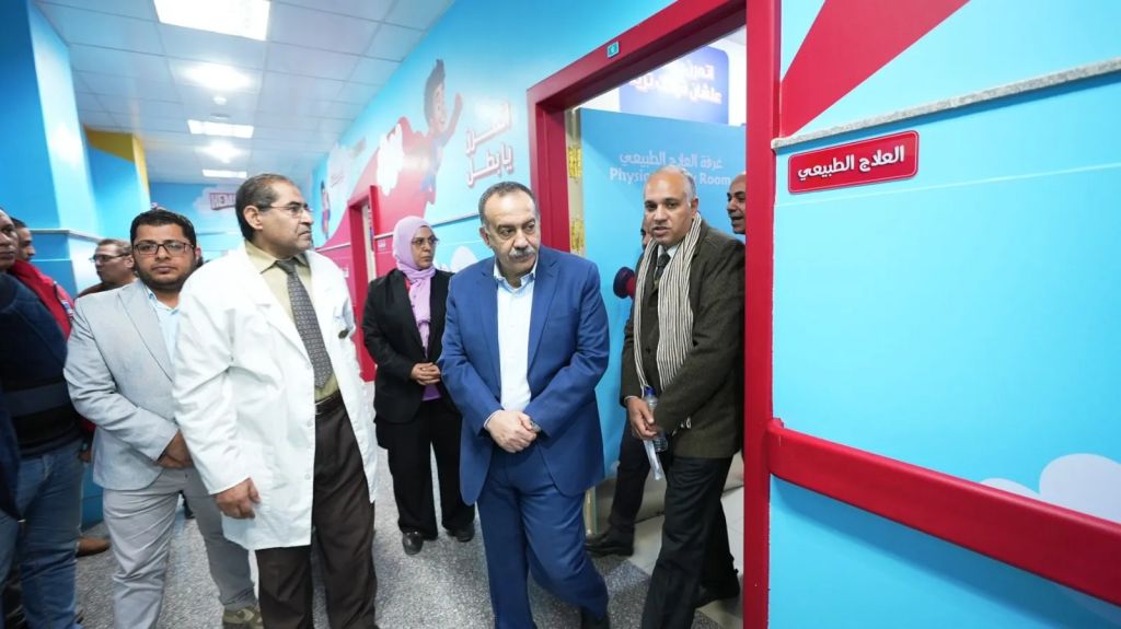 ”محافظ أسيوط” يتفقد مستشفيات وأقسام الحروق ويعلن خطة تطوير شاملة بالشراكة مع المجتمع المدنى وإنشاء مركز متكامل لتأهيل ذوي الهمم