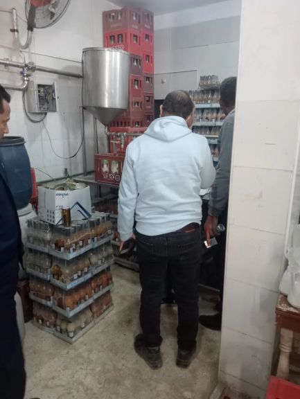 ”محافظ أسيوط” ضبط مصنع عصائر غير مرخص بمنفلوط وأتخاذ الأجراءات القانونية حفاظا على صحة المواطنين