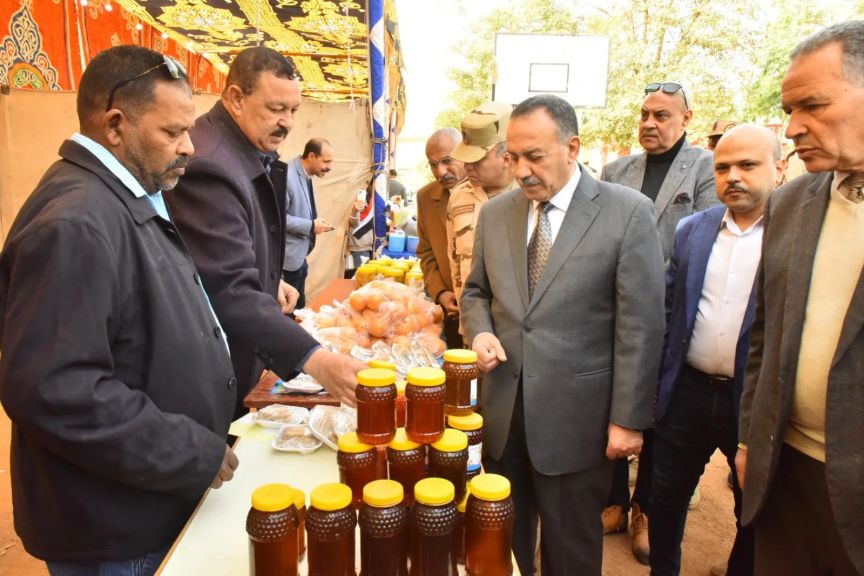 محافظ أسيوط يفتتح معرض منتحات المدارس الزراعية بتخفيضات تتجاوز 25% لدعم التعليم الفنى لتخيف العبئ عن المواطنين
