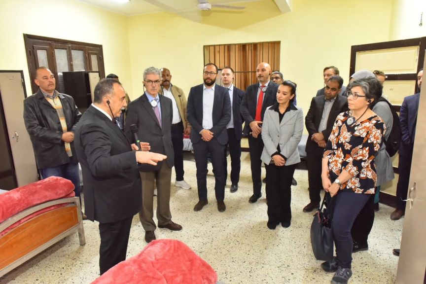 محافظ أسيوط ووفد الأتحاد الأوربى يتفقدون تطوير منظومة رعاية ذوي الهمم بمدرسة التربية الفكرية بحى شرق