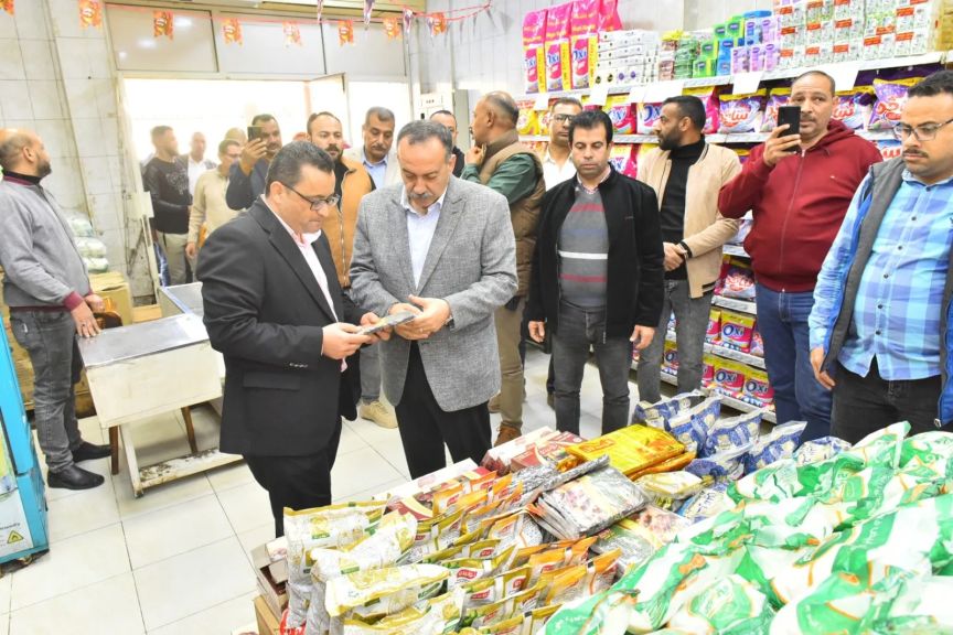 محافظ أسيوط يطلق معارض ” أهلا رمضان” بشرق وغرب المدينة تخفيضات تصل الى 30% و80 منفذا لتوفير السلع الغذائية قبل الشهر الكريم