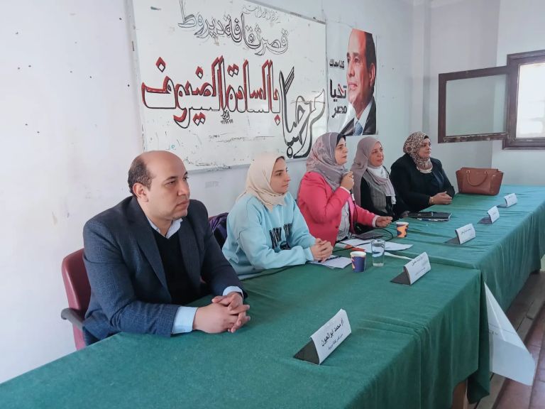 ثقافة ديروط تعقد لقاء حوارى حول المراة فى ميدان العلوم