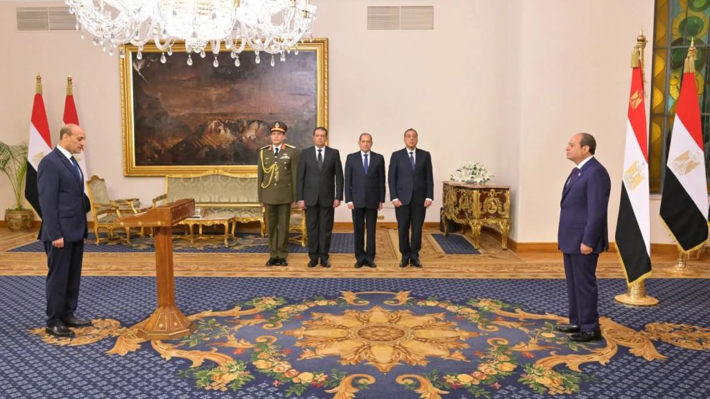 مواليد الشرقية وشغل مناصب قيادية حيوية بوزارة الداخلية... تعرَّف على محافظ أسيوط الجديد