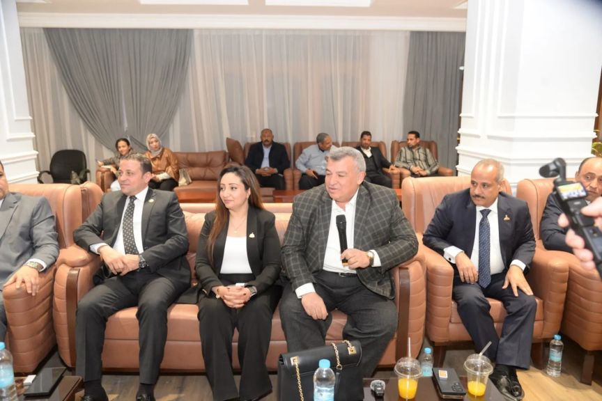 محافظ اسيوط يلتقى أعضاء مجلسى النواب والشيوخ ويؤكد المواطن أولا وتكامل الجود أساس المرحلة المقبلة