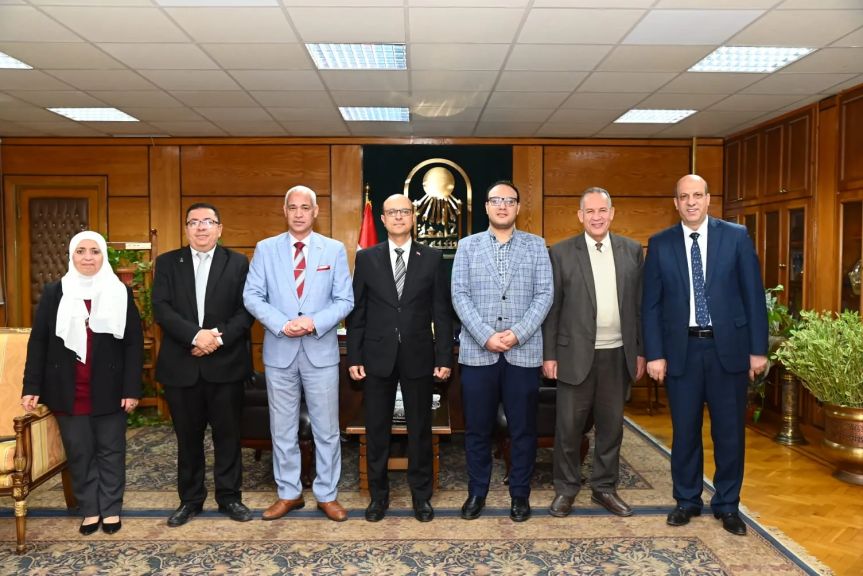 الدكتور المنشاوى يترأس أجتماع لجنة الوظائف القيادية لأختيار وتجديد عدد من القيادات الإدارية