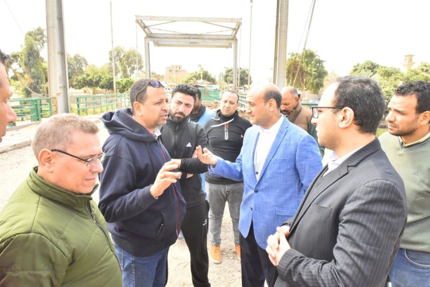 محافظ أسيوط يتفقد تطوير كوبري الحواتكة بمنفلوط ويوجه بتسريع التنفيذ مع الالتزام بمعايير الأمان