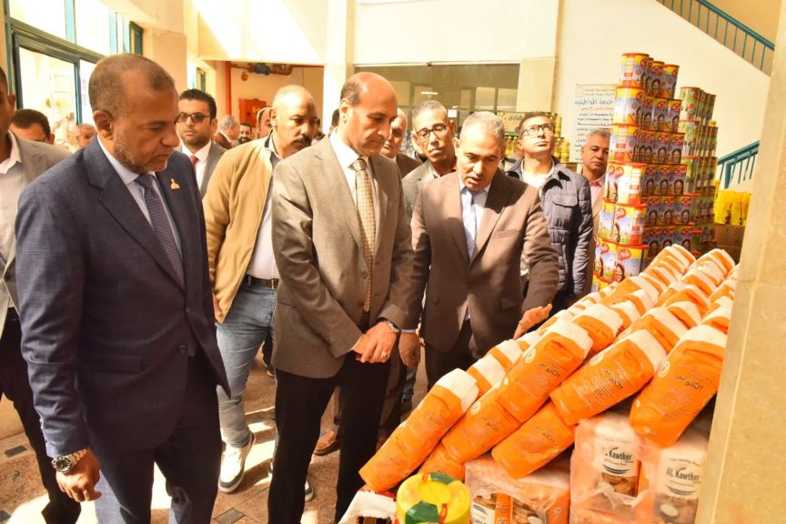 ”محافظ أسيوط” يفتتح معرض أهلا رمضان بمدينة أسيوط الجديدة تخفيضات تصل الى 30% وتاكيد على التوسع بمنافذ دائمةبالمراكز والقرى