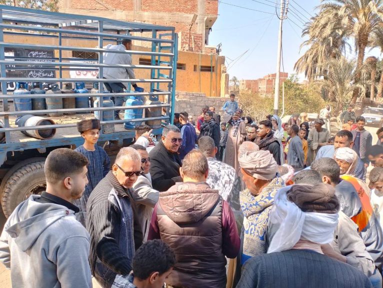 ”مديرية تموين أسيوط” تكثف ضخ أسطوانات البوتاجاز بجميع المراكز والأحياء وتوزيع يومى لضمان توافرها للمواطنين