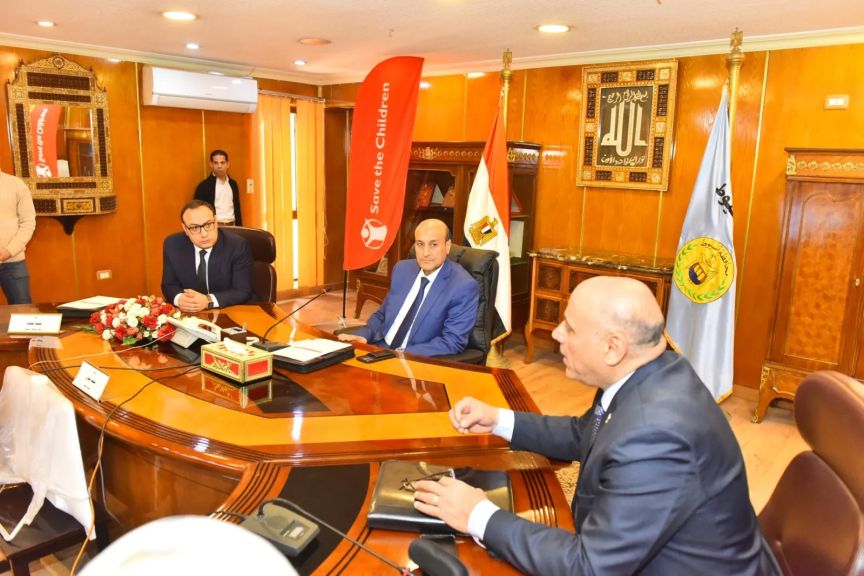 ”محافظ أسيوط” يترأس أجتماع اللجنة الأستشارية للتنسيق مع منظمة إنقاذ الطفل لتنفيذ مشروعات تنموية