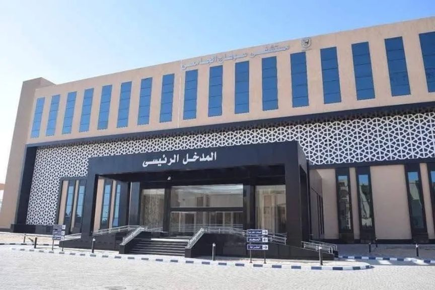 طوارئ سوهاج الجامعي ينجح في إنقاذ حياة ابن العشرين عاما بعد إصابته بجروح بالغة في الرقبة