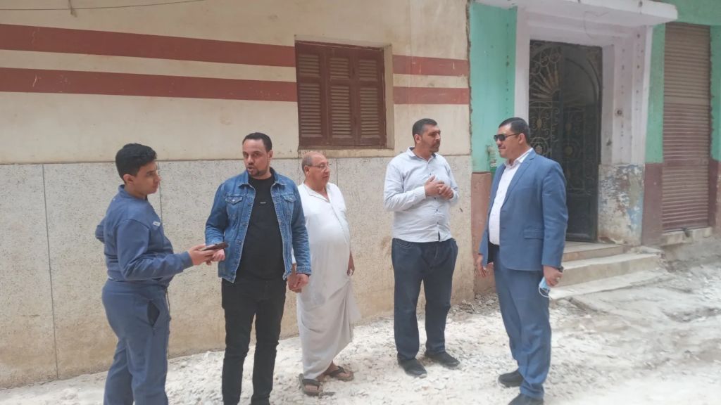 ”محافظ أسيوط” أستمرار تطوير شوارع القوصية بالإنترلوك ضمن خطة الأرتقاء بالمرافق وتحسين الخدمات للمواطنين