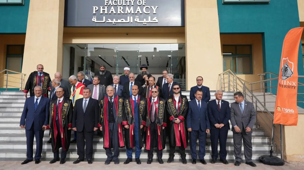 محافظ أسيوط يشهد احتفالية كبرى لتخريج أول دفعة من جامعة سفنكس ويؤكد دعم الدولة للتعليم