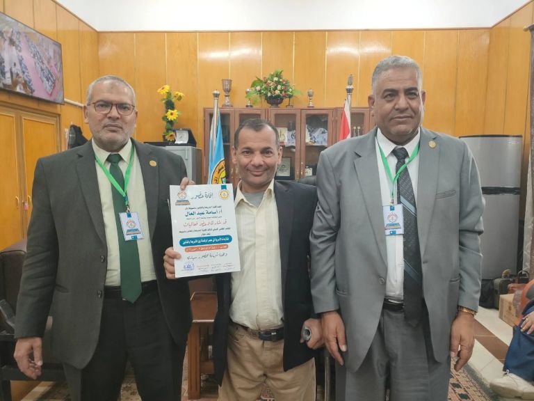 عميد الشريعة والقانون بأسيوط يكرم اللاقات العامة بالفرع للتغطية الإعلانية النتميزة للمؤتمر الدولي الثالث للكلية