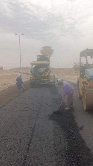 بدء أعمال رصف ورفع كفاءة مدخل (الرحاب) بمدينة أسيوط الجديدة