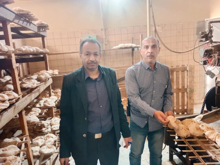 محافظ اسيوط تكثيف المتابعة الميدانية بمركزي الفتح وأسيوط وضبط مخالفات بالمستودعات والمخابز