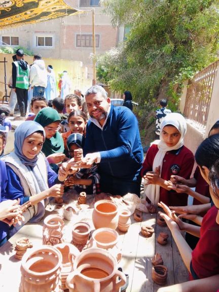 ”محافظ  أسيوط” ختام الليلة الختامية الكبيرة بالنخيلة ويؤكد نج اح مسرح المواجهة في نشر الوعي بالقرى