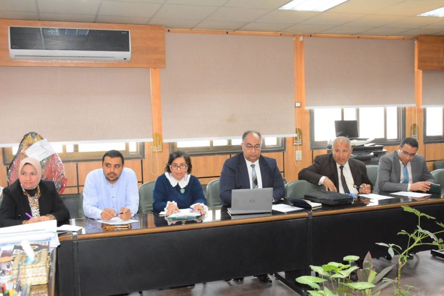 وحدة المشروعات الأبتكارية بجامعة أسيوط تناقش تعزيز الابتكار ودعم مشروعات الطلاب