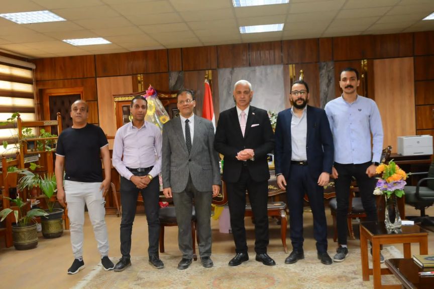 ”جامعة أسيوط” تستقبل لجنة التنظيم والأدارة لأختيار جاهزية قاعات الأمتحانات الإكترونية لأستخدامها في أختبارات الوظائف الحكومية