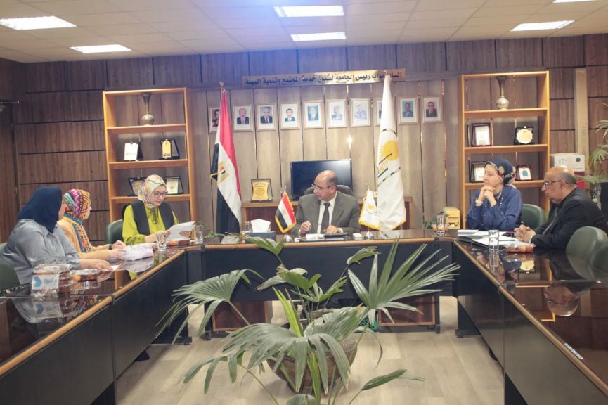 ”جامعة أسيوط” تستعرض خطط تطوير مراكز اللغات الأجبية وتوسيع نطاق خدماتها