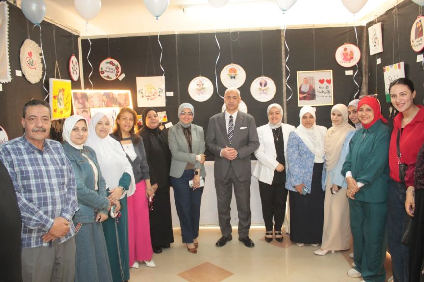 دعما للإبداع الطلابي ... جامعة أسيوط تنظم معرض ” بين يدي أمى” بكلية التربية النوعية