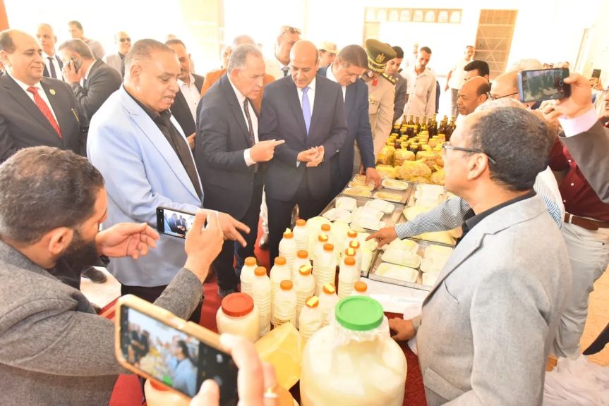 محافظ أسيوط” يفتتح المعرض الشامل للتعليم الفني ضمن أحتفالات العيد القومي ويؤكد دعم تسويق المنتجات المحلية