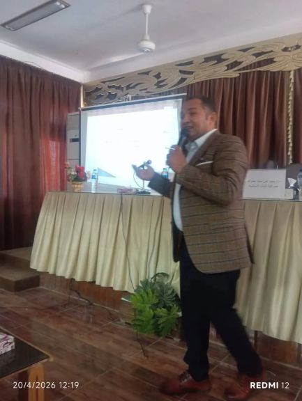 كلية البنات الأسلامية باسيوط تنظم ندوة توعوية حول التوعية الرقمية ومخاطر الأبتزاز  الأكترونى