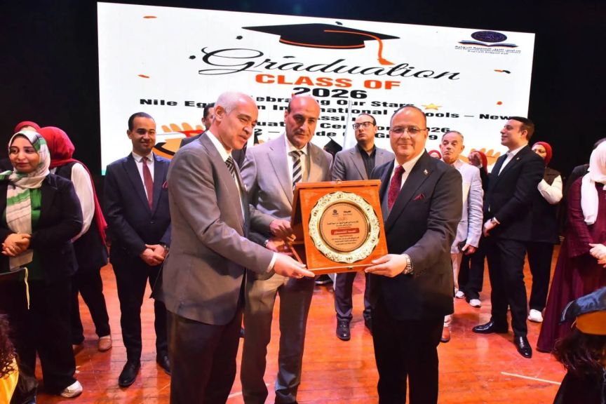 محافظ أسيوط يشهد حفل تخرج طلاب مدرسة النيل الدولية بأسيوط الجديدة ويؤكد دعم المنظومة التعليمية