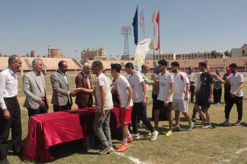 جامعة أسيوط تشهد ختامًا حافلًا للأنشطة الطلابية وتكرّم المتميزين في مسابقات فنية ورياضية