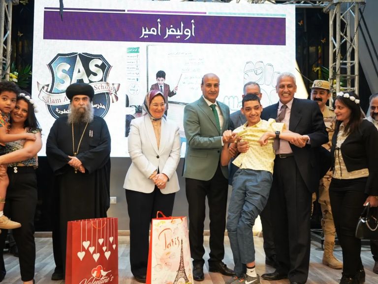 محافظ أسيوط يشهد احتفالية مميزة لتكريم أبطال التحدي وأمهاتهم بمدرسة السلام المتطورة ويؤكد دعم ذوي الهمم وتمكينهم