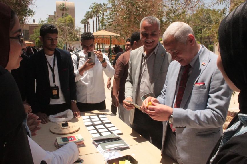 جامعة أسيوط تُطلق حملة توعوية لترشيد الطاقة ودعم الاستدامة بين الطلاب