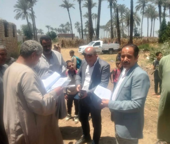 الوحدات المحلية ببني سويف تواصل حملات طرق الأبواب لحث المواطنين على سرعة استكمال ملفات التصالح في بعض مخالفات البناء