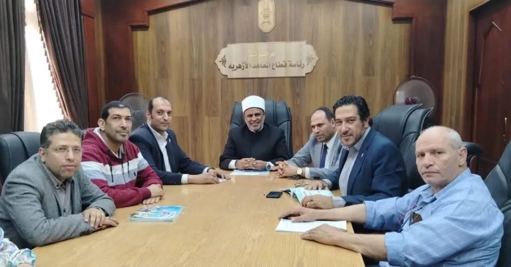 رئيس قطاع المعاهد الأزهرية يتابع خطة تطوير مناهج اللغة الفرنسية تمهيدا لتطبيقها بالمرحلة الابتدائية