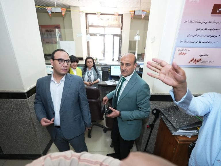 محافظ أسيوط يتفقد جاهزية مكتب التصديقات والتوثيق بديوان عام المحافظة تمهيدًا لدخوله الخدمة قريبًا