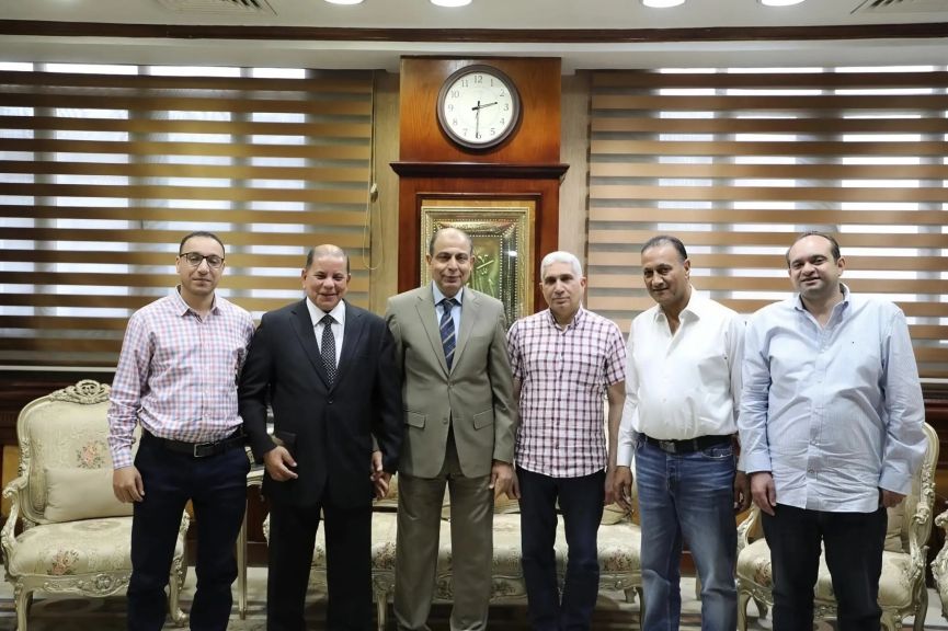محافظ المنيا يلتقي أعضاء مجلس النواب لبحث مطالب المواطنين وعدد من الملفات الخدمية والتنموية