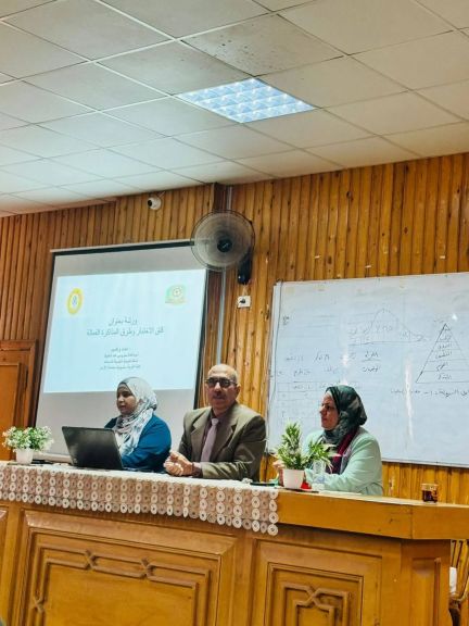 دورة توعوية بجامعة الأزهر بأسيوط حول قلق الاختبارات وطرق المذاكرة