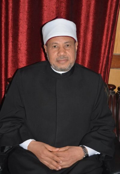 نائب رئيس جامعة الأزهر للوجه القبلي يهنئ باحثين من كليتي الدراسات الإسلامية بأسوان والشريعة والقانون بأسيوط لفوزهما بجائزة خدمة الدعوة والفقه الإسلامي
